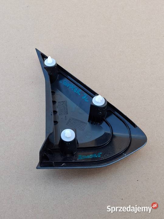 VW CRAFTER II 7C TRÓJKĄT ZAŚLEPKA BŁOTNIKA Bieleń