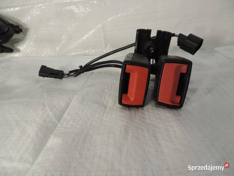 ZAPINKI PASA TYŁ FORD MONDEO MK5 HB DS73F613K21