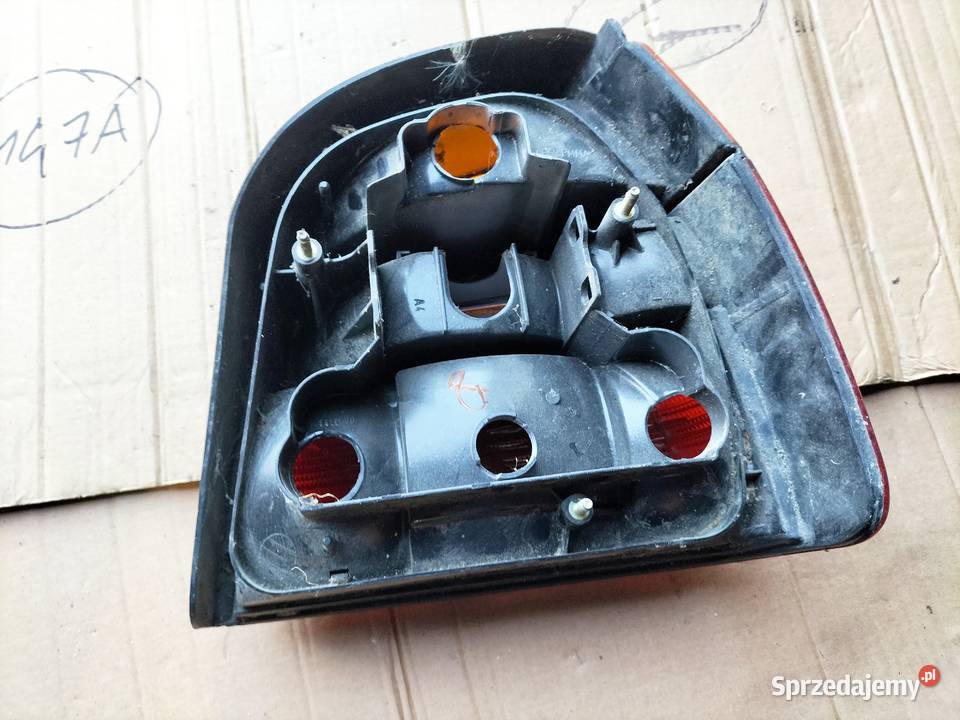 GOLF 3 MK3 LAMPA TYŁ LEWA osobowe lubelskie Kamień-Kolonia