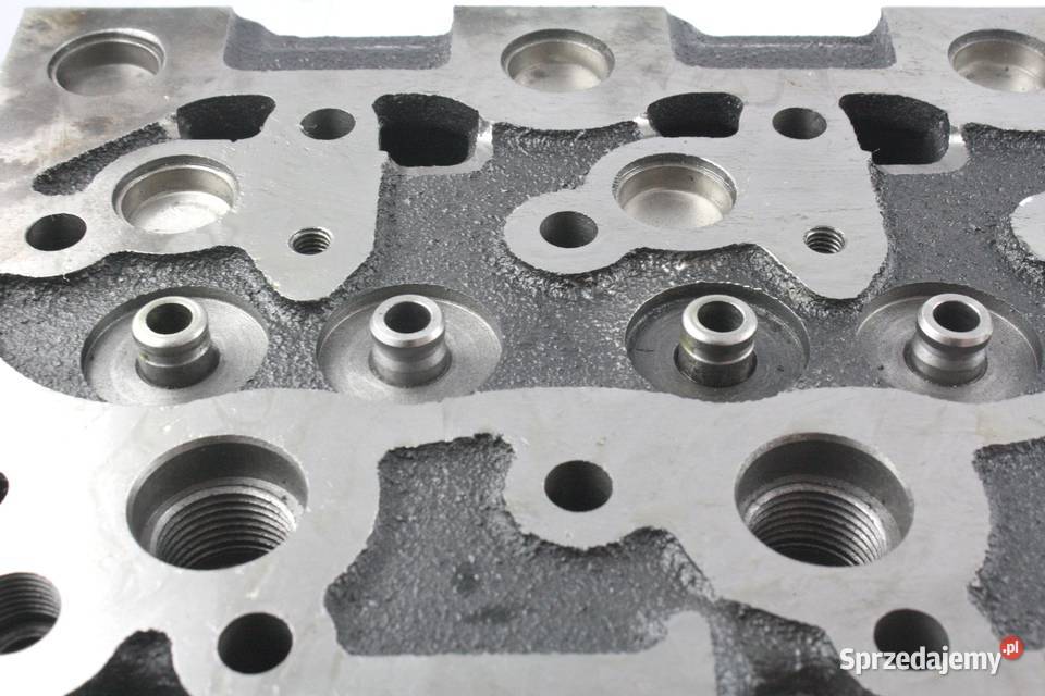 Głowica Cylindrów Silnika V1902 V1702 podkarpackie
