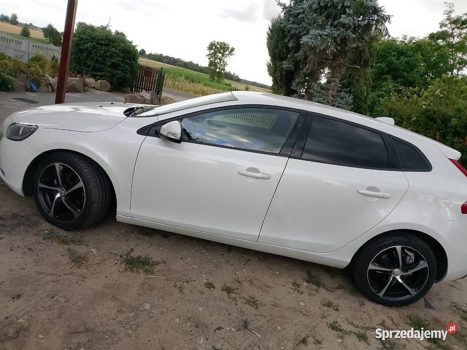 volvo v40 20d 2017 Mniewo sprzedam