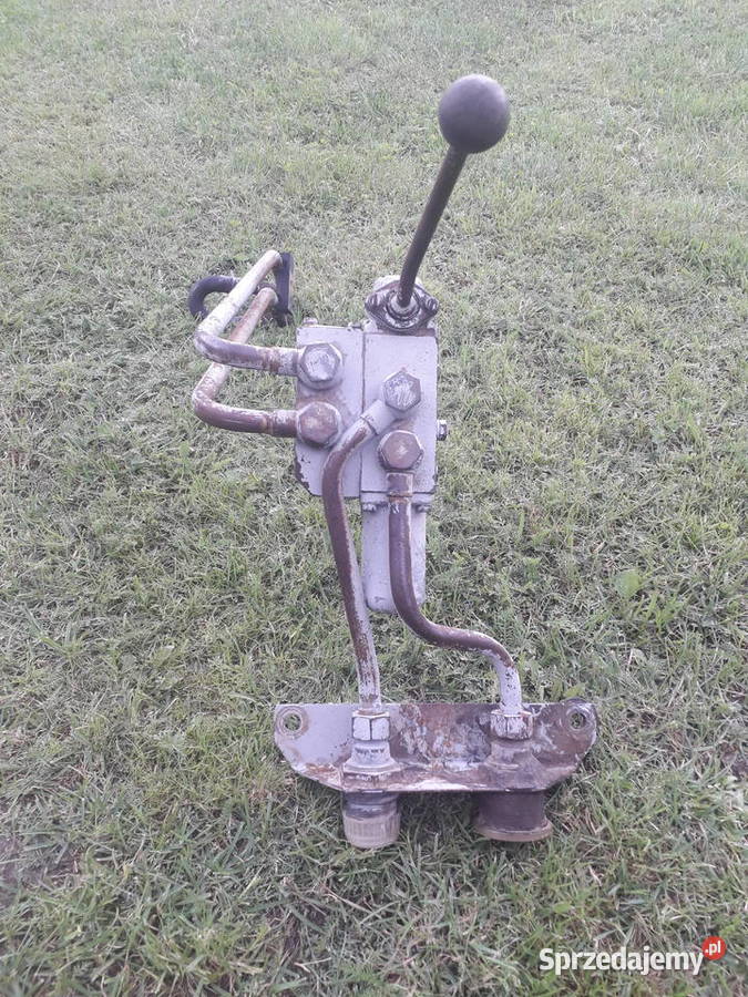 Rozdzielacz na błotnik do wywrotu do Ursus C330 Ursus Skłoby sprzedam