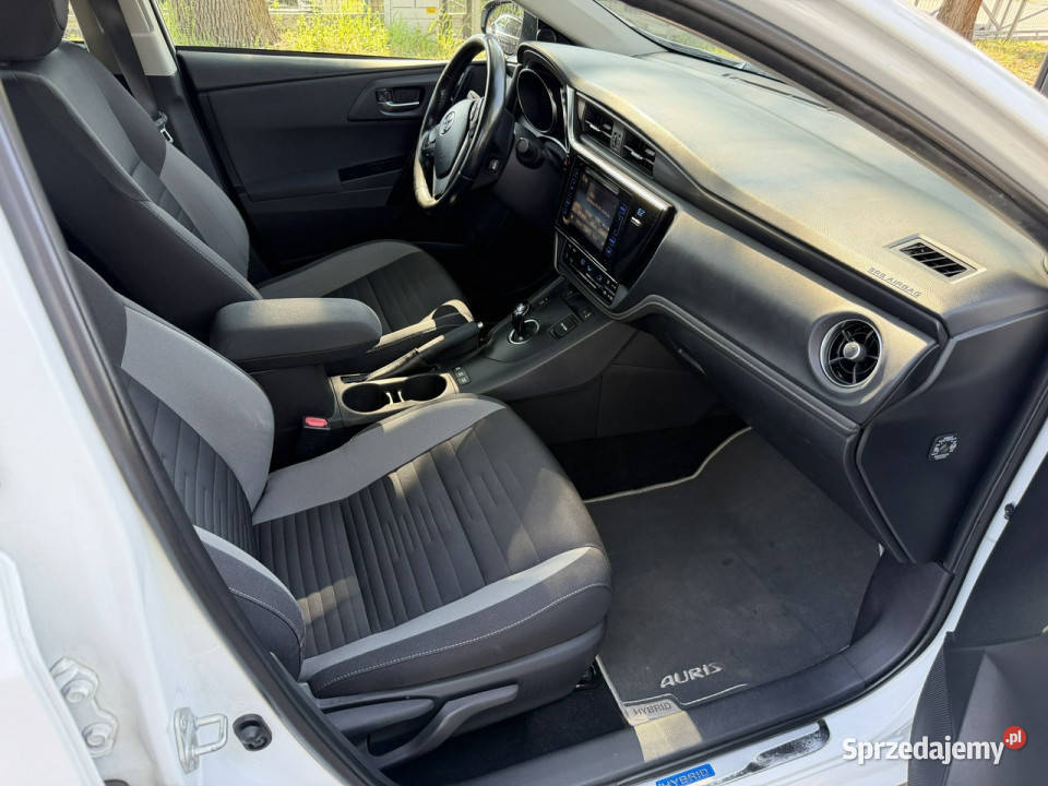 Toyota Auris 18 HSD 136 Serwisowany Kamera Ładny światła przeciwmgielne Otwock Mały sprzedam