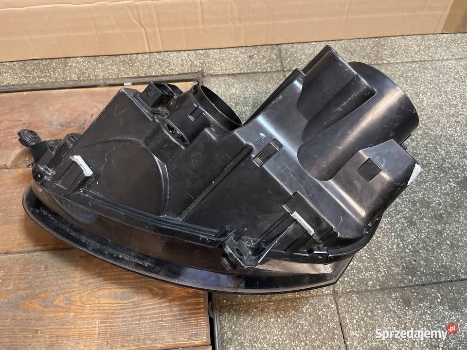 Lampa prawa Golf V 1K6941006T ciemna lampy przednie wielkopolskie Margonin