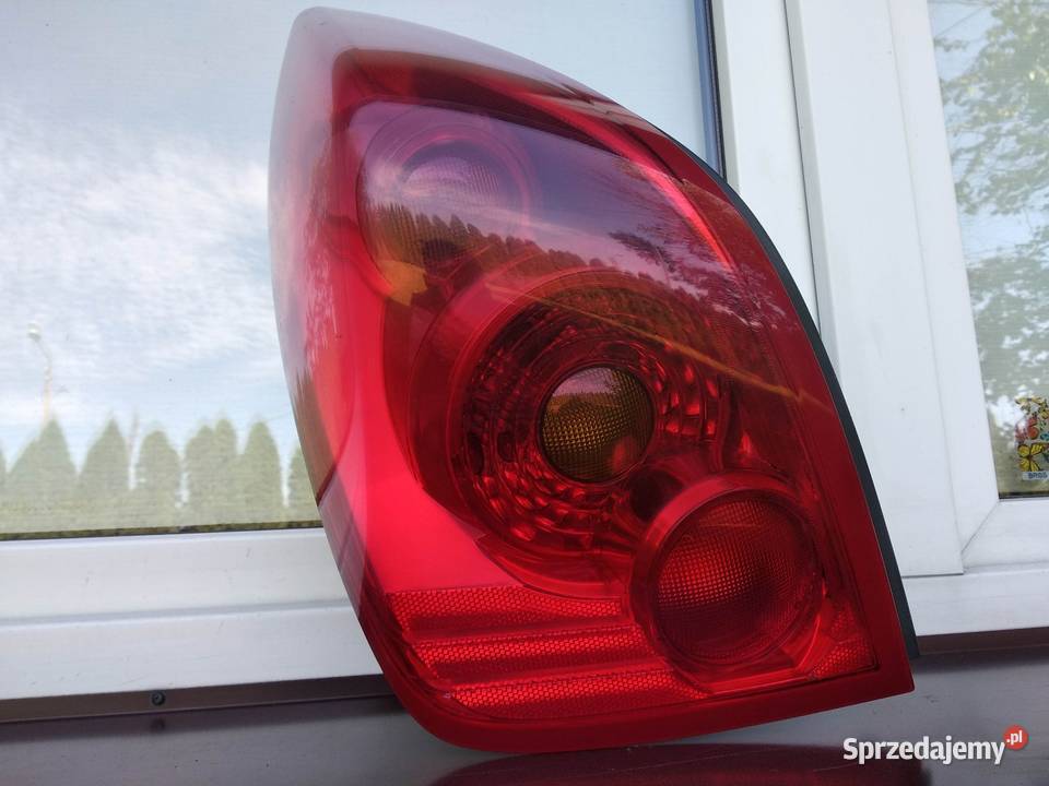 Nissan Primera P12 hatchback HB lampa tył tylna łódzkie Sieradz