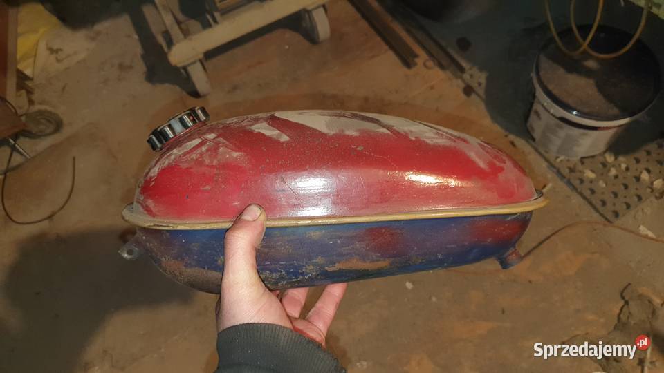 Komar 2320 zbiornik paliwa z zakręcanym korkiem Dobrzejów