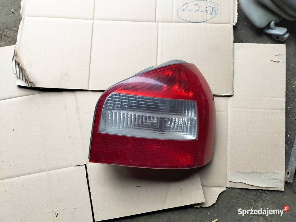 AUDI A38L A3 8L WKŁAD LAMPY TYŁ TYLNEJ PRAWEJ Kamień-Kolonia