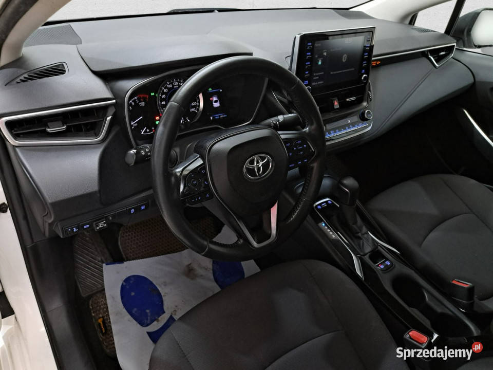 Toyota Corolla Seria E16 2012