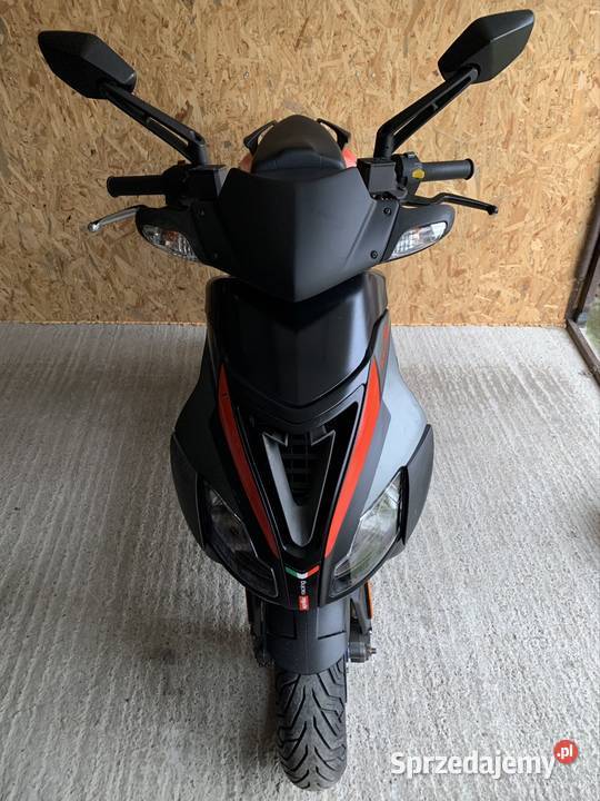 Aprilia SR50 factory dwusuwowy