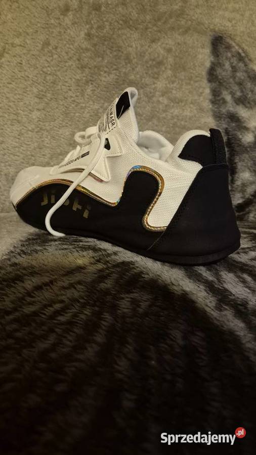Buty sportowe JISFI APUTOBH Bielsk Podlaski