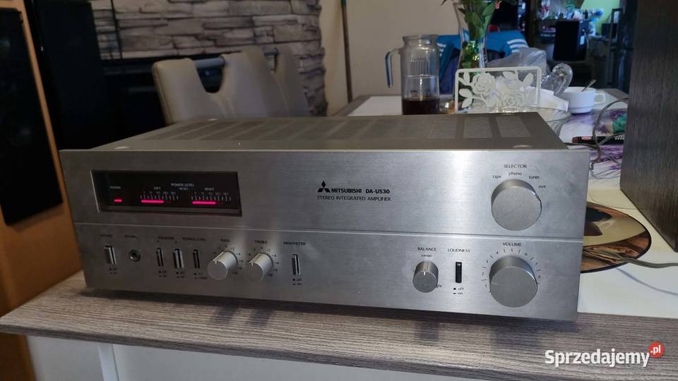 Wzmacniacz Mitsubishi DAU530 2x30W 8ohm Warta