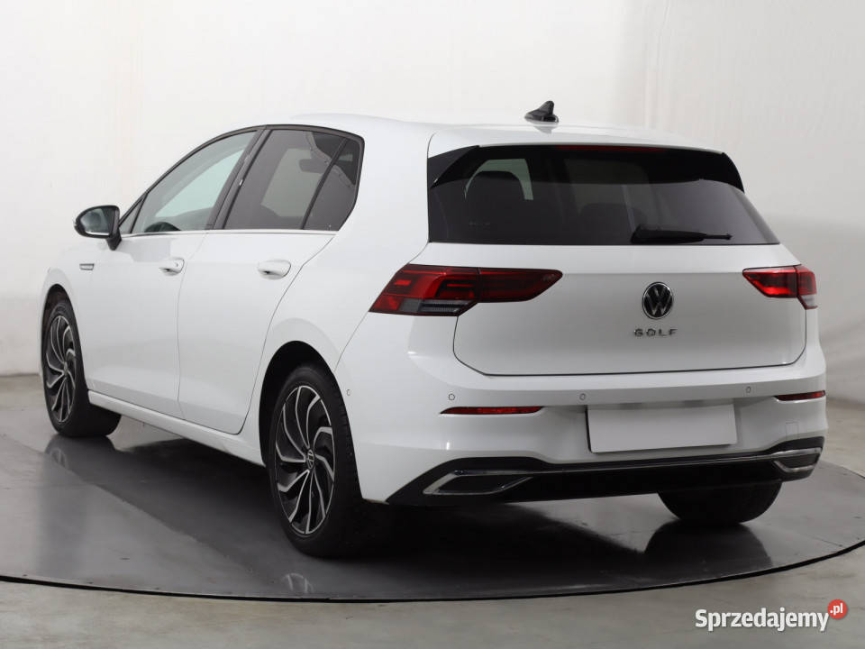 VW Golf 15 TSI asystent pasa ruchu