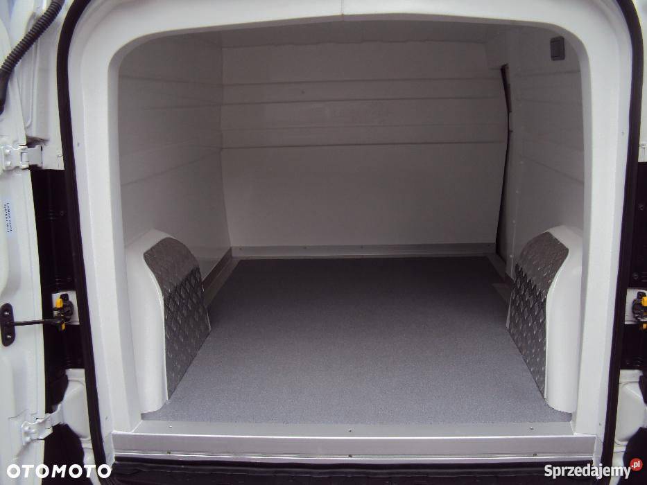 Fiat DOBLO CARGO MAXI 16 105 IZOTERMA Dostępny Świdnica Polska