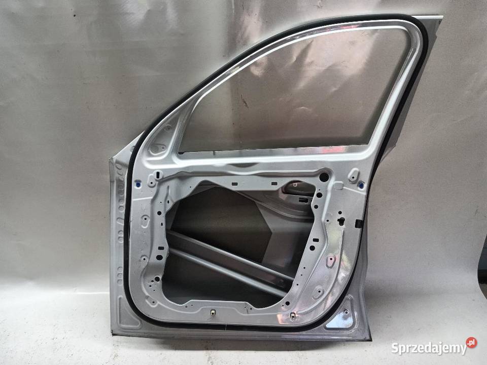 DRZWI PRZÓD PRZEDNIE PRAWE BMW X1 U11 DRZWI sprzedam