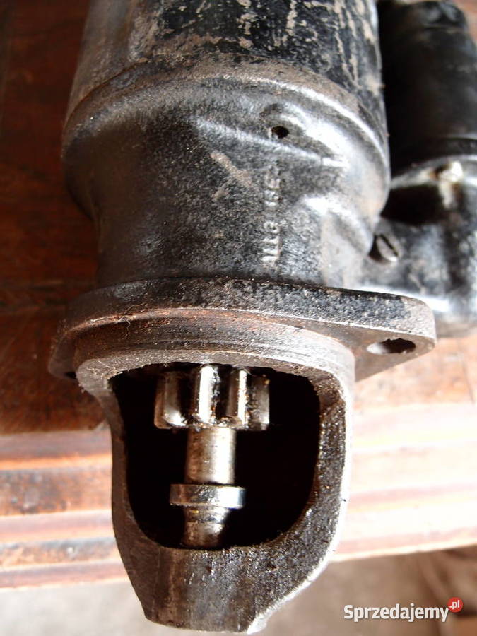 Rozrusznik Bosch 12V 9 zębów 06kW Produkcja PRL Łódź