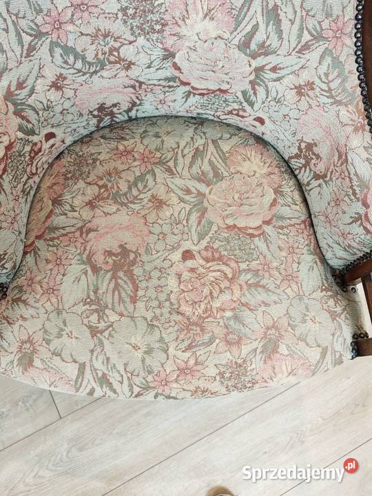 Piękna sofa i dwa fotele na drewnianym stelażu z Dom i Ogród Sandomierz