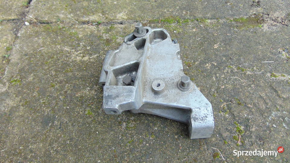 Mocowanie wspornik łapa pompy Mercedes 123 osobowe Białystok