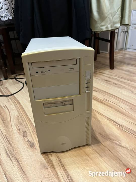Zabytkowy komputer PC AT Pentium 200MHz Klasy Pentium III i słabsze Brzana