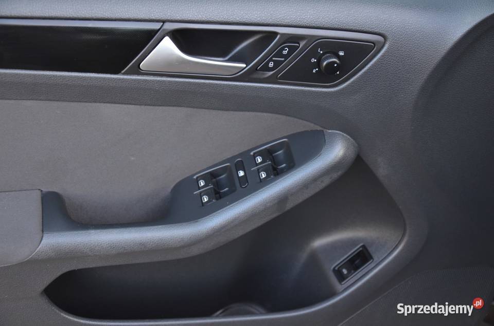 Volkswagen Jetta 16 TDI Nawigacja Alu czujnik zmierzchu Jetta sprzedam