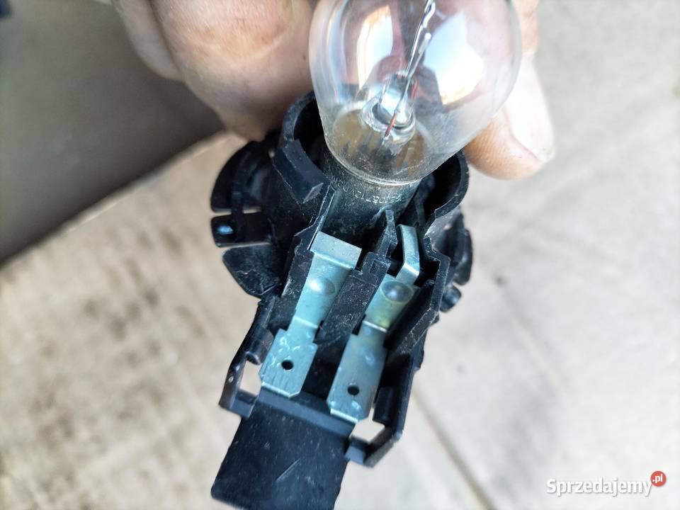 AUDI A6C5 OPRAWKA GNIAZDO ŻARÓWKI LAMPY KOSTKA osobowe Kamień-Kolonia sprzedam
