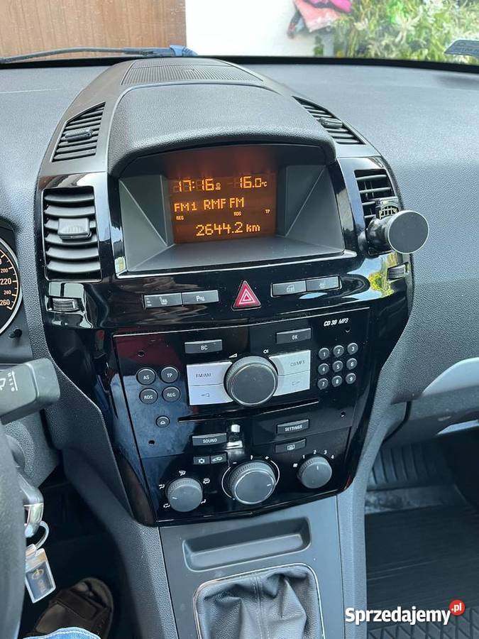 16 115 LPG COSMO 7 osobowy stan garażowany 1 Tuliszków