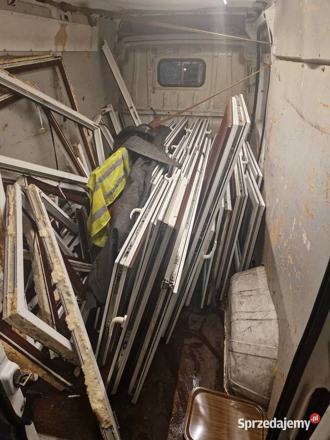 Okna PCV różne wymiary 25 sztuk oscieznice w Okna ścienne