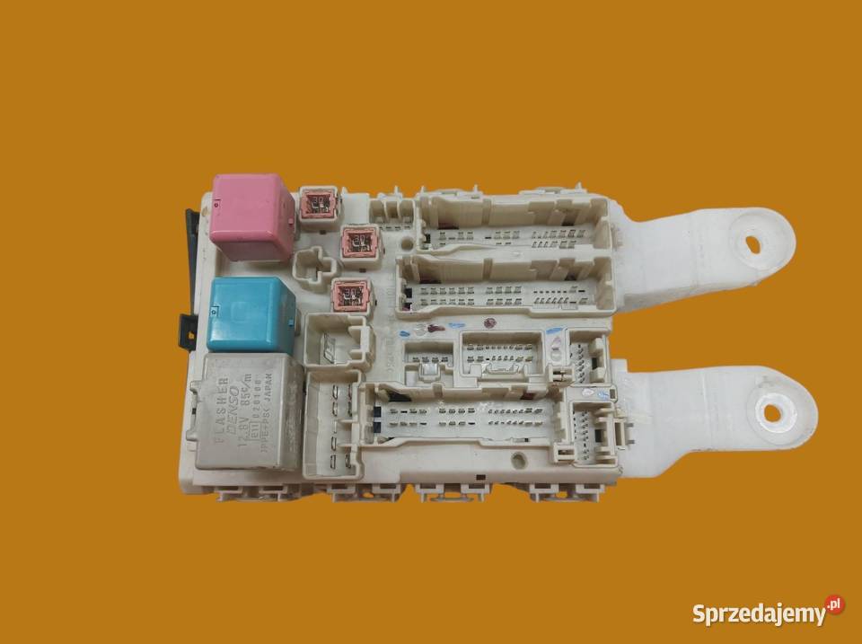 SKRZYNKA BEZPIECZNIKÓW 8273002150A 02117J16