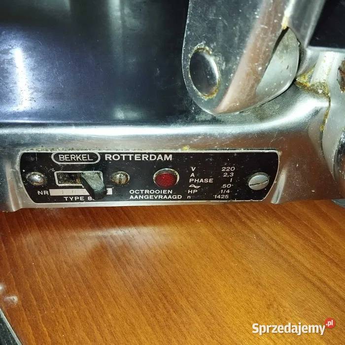 Krajalnica elektryczna grawitacyjna Berkel 834 Giżyn