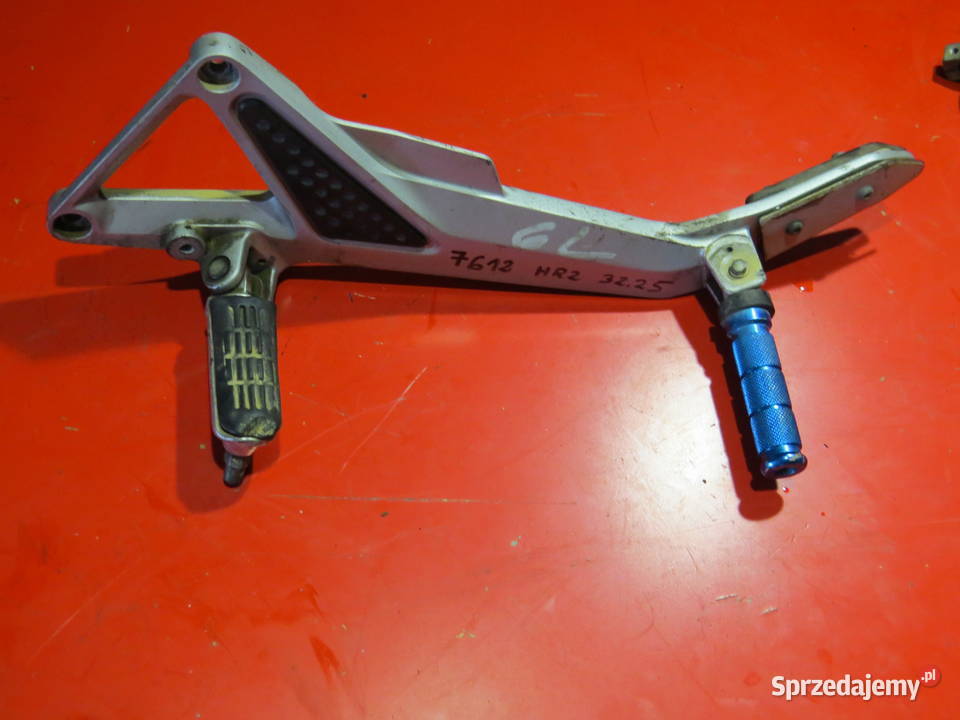 HONDA HORNET 600 PC36 03 set stopka nóżka lewa Motoryzacja