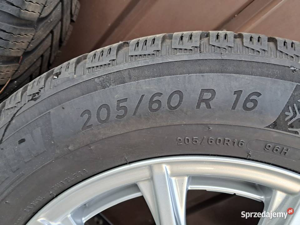 Felgi aluminiowe 16 i opony Michelin 205x60x16 Sierakowice