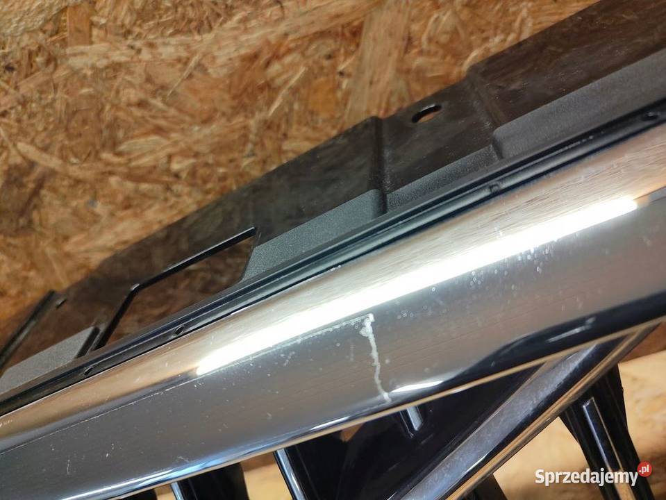 Grill Atrapa Volvo XC60 II 2017 31425535 osobowe Pleszew