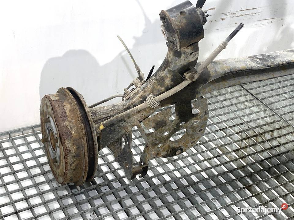 BELKA TYŁ TOYOTA YARIS III Hatchback TYLNA