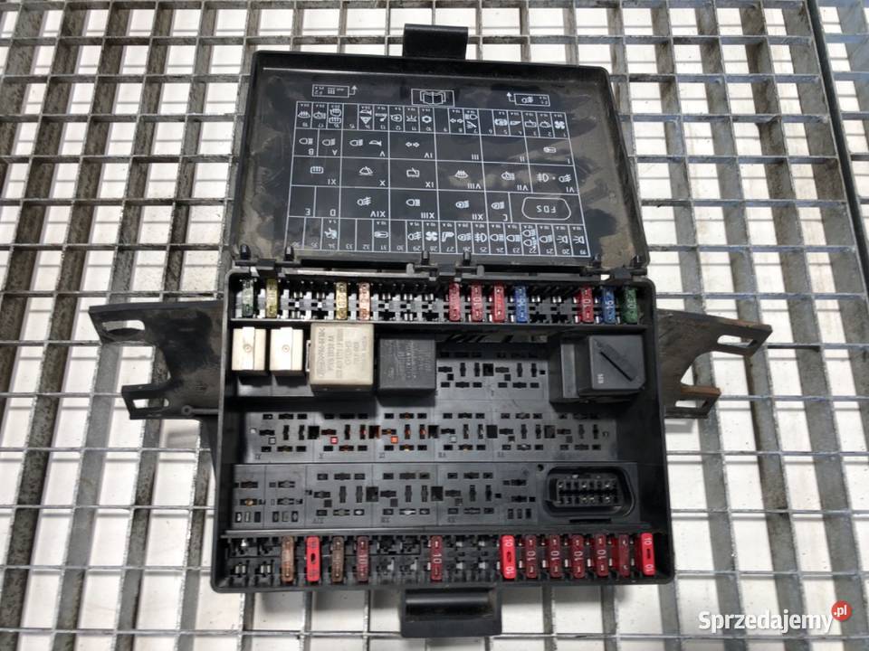 SKRZYNKA BEZPIECZNIKÓW FORD TRANSIT IV Bus 9400