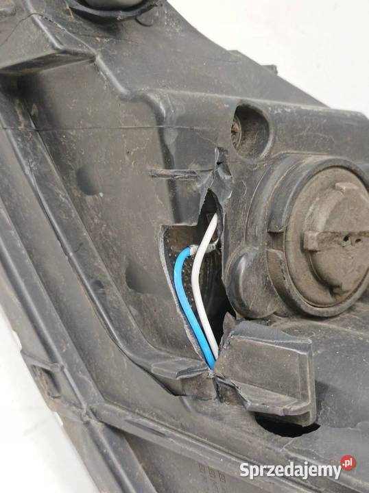LAMPA PRZÓD PRAWA EUROPA SOCZEWKA USZKODZONA Kia Lampy przednie