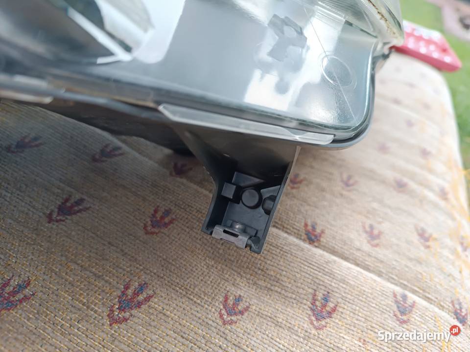 Lampa lewy przód Peugeot 2008 I lift 2016 jasny lewe wielkopolskie Turek