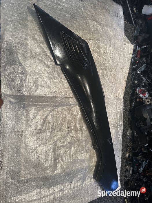 8687 YAMAHA FZ700 FZ750 Bok Osłona Prawa Owiewka Poznań