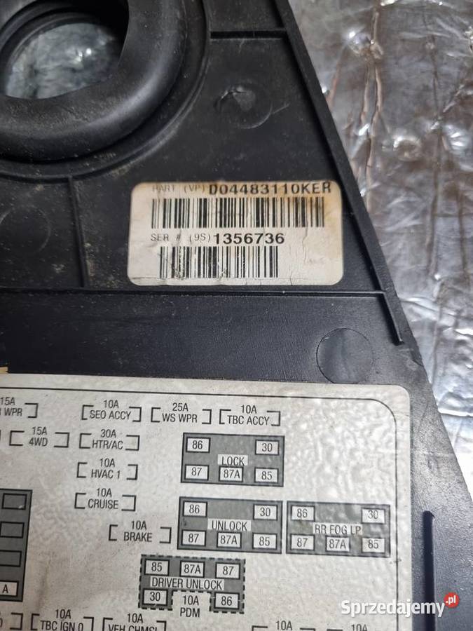 Boczek deski rozdzielczej HUMMER H2 D04483110KER sprzedam