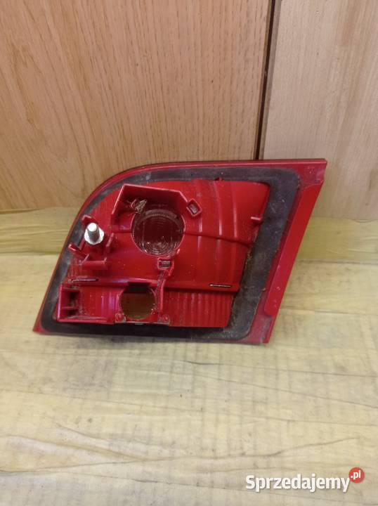 AUDI A3 8P4 LAMPA LEWA TYŁ TYLNA W KLAPĘ Międzychód