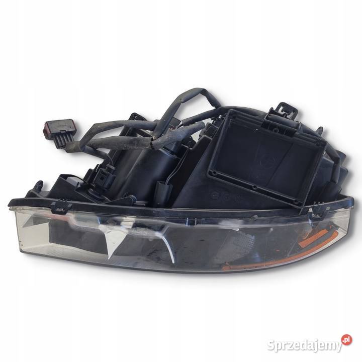 LAMPA PRAWA Volvo XC90 prawy przód przednia Chełm sprzedam