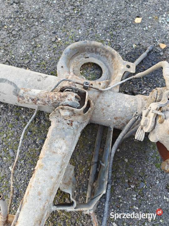 Tylna belka pegueot 807