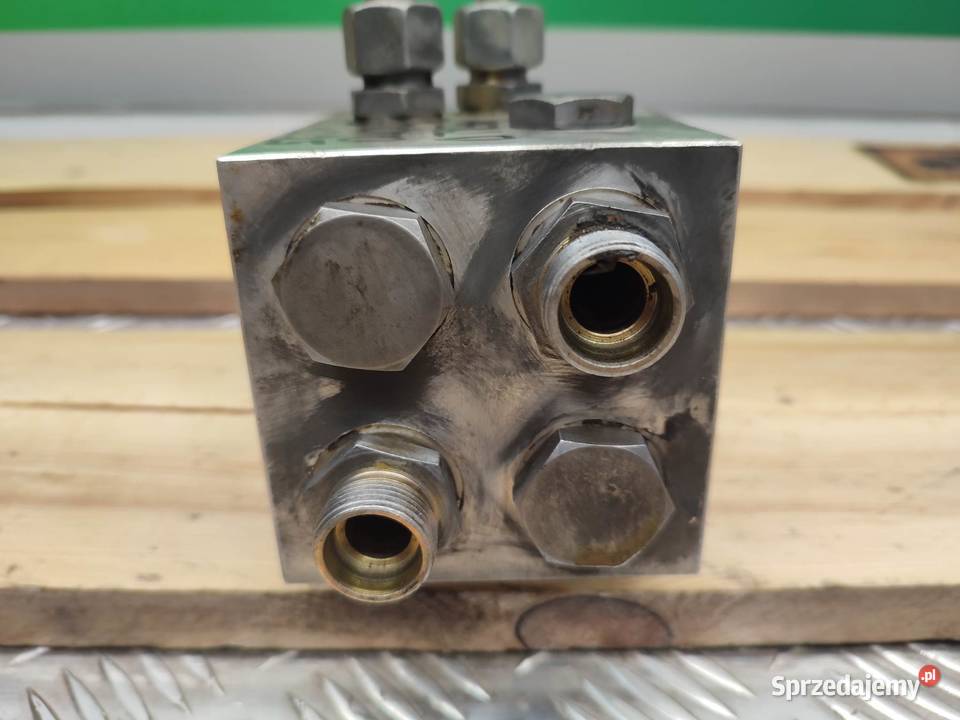 Zamek hydrauliczny Merlo Roto 4025 240BAR1 Wilkowo