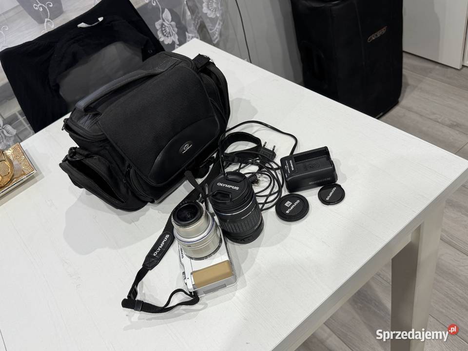 Sprzedam Aparat Olympus E1 dwa obiektywy Piączyn