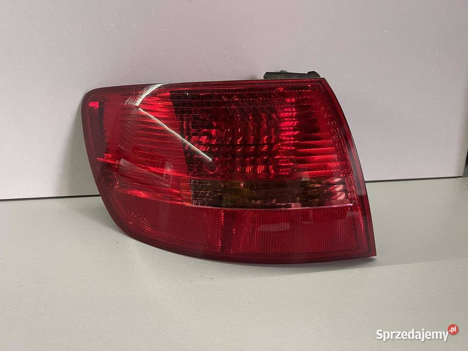 AUDI A6 C6 LEWA LAMPA TYŁ KOMBI