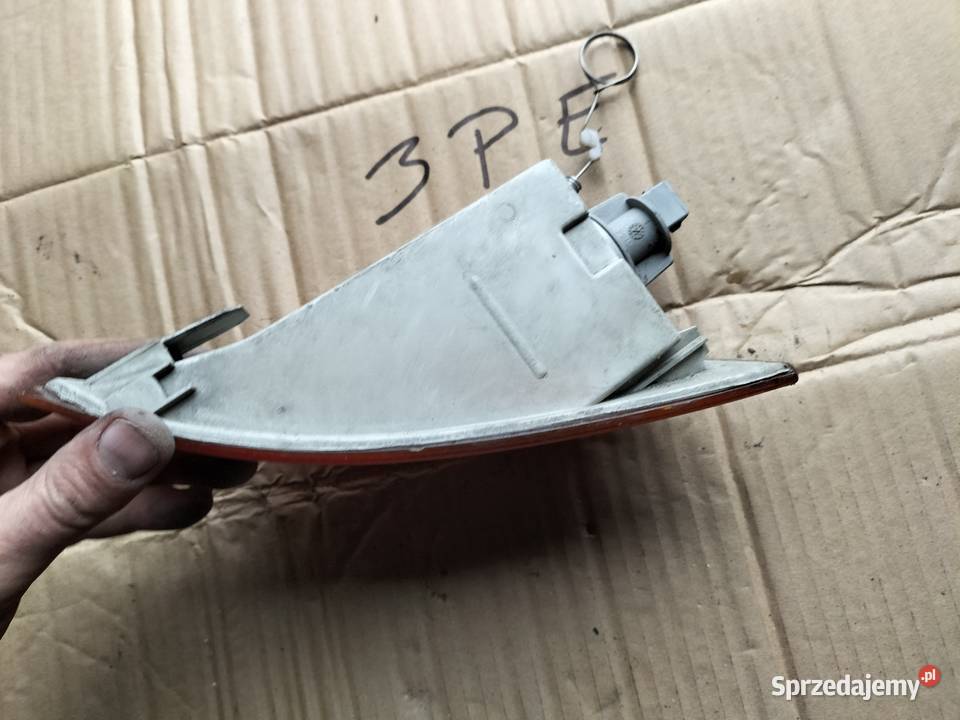 KIERUNKOWSKAZ PRAWY FIAT PUNTO 1 Kamień-Kolonia