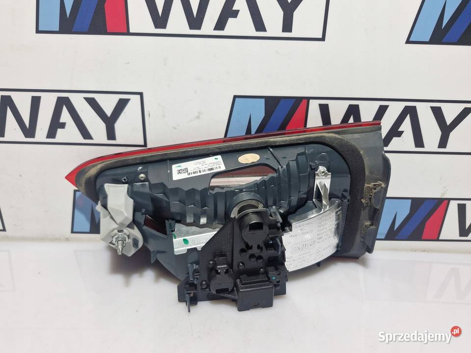 BMW X1 F48 LAMPA TYLNEJ KLAPY BAGAŻNIKA LEWA
