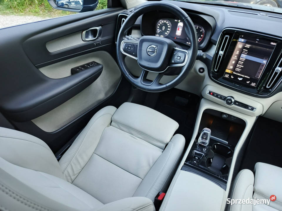 Volvo XC 40 2018r wersja Inscription 4x4 190 mazowieckie Warszawa