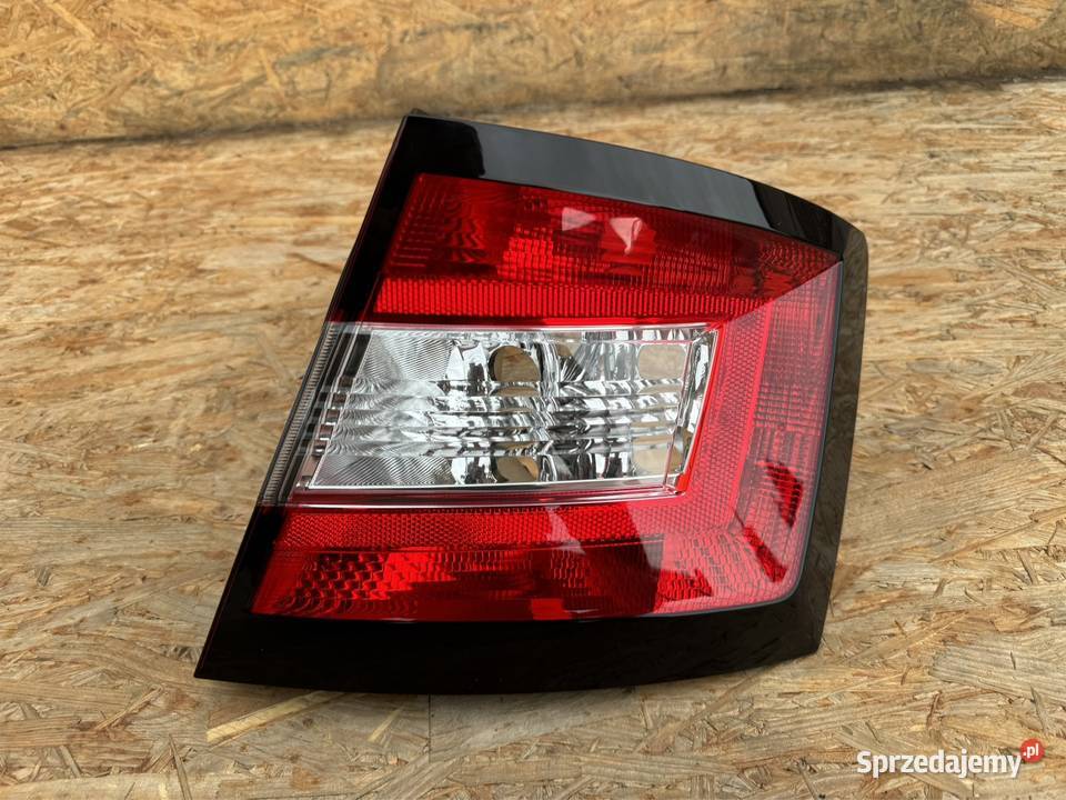 Lampa tył prawa rh skoda Fabia 3 III HB 1418 Sieraków