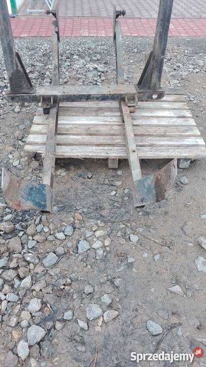 Rama tura nieuszkodzony świętokrzyskie Czyżów Szlachecki