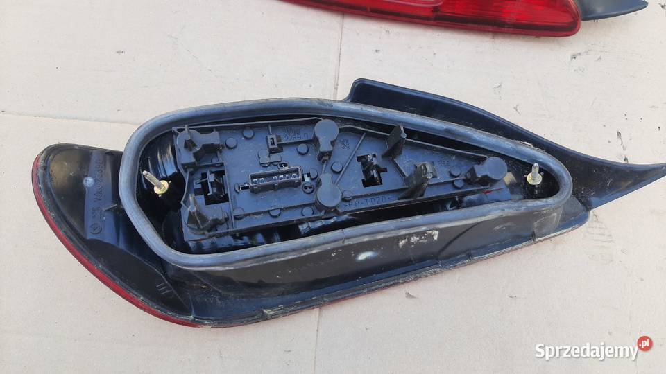 lampa prawa lewa tylna PEUGEOT 406 coupe osobowe Dębno