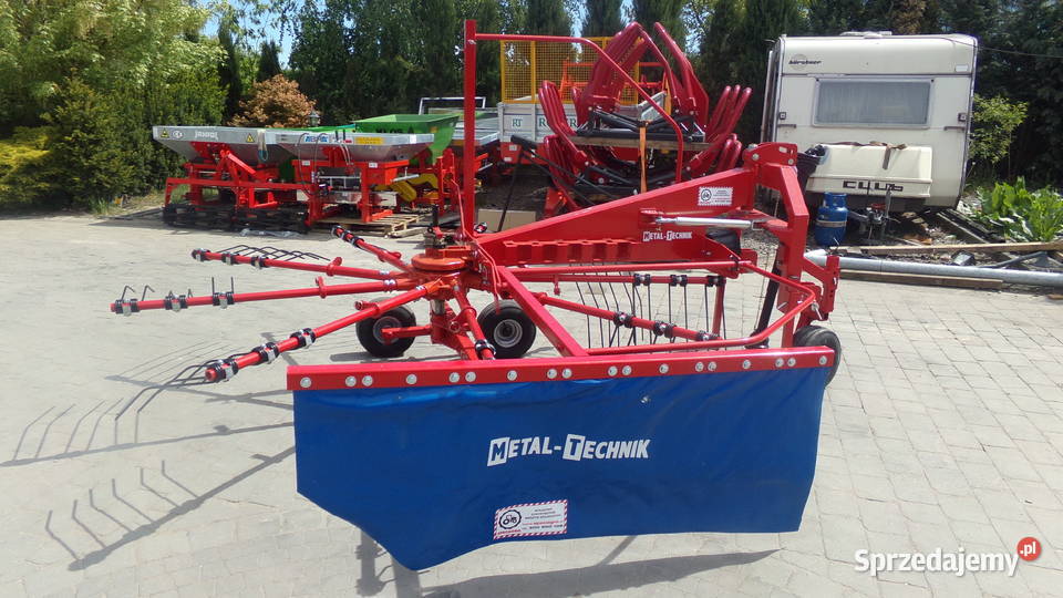 Karuzelowa zgrabiarka do siana 35m 420m koło Oborniki Śląskie